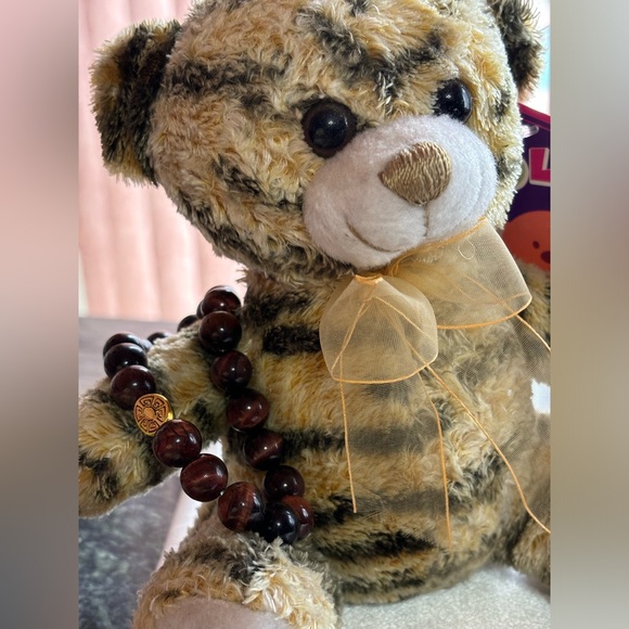 Hand crafted unisex stretch bracelet burgundy red tiger eye gold tone focal 8 in - Picture 4 of 7